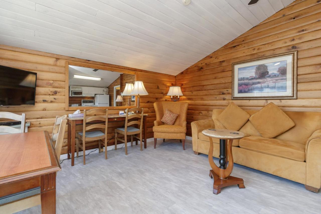 The Cedarwood Inn & Suites Сидней Экстерьер фото